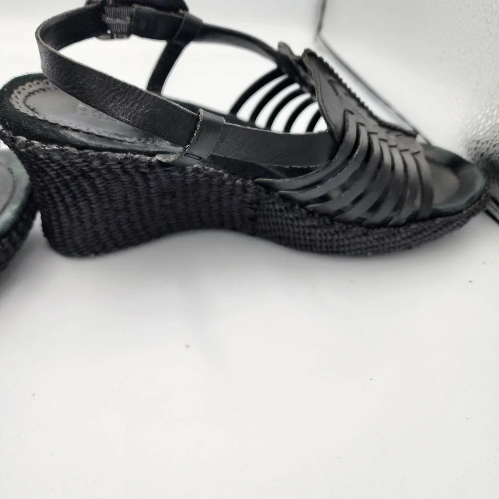 Bass Black Leather Strappy Wedge Sandal Size‎ 7M Hook & Loop Slightly Used